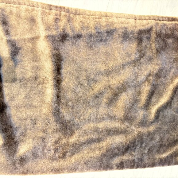 Faux Fur Reversible Blanket - Picture 3 of 6